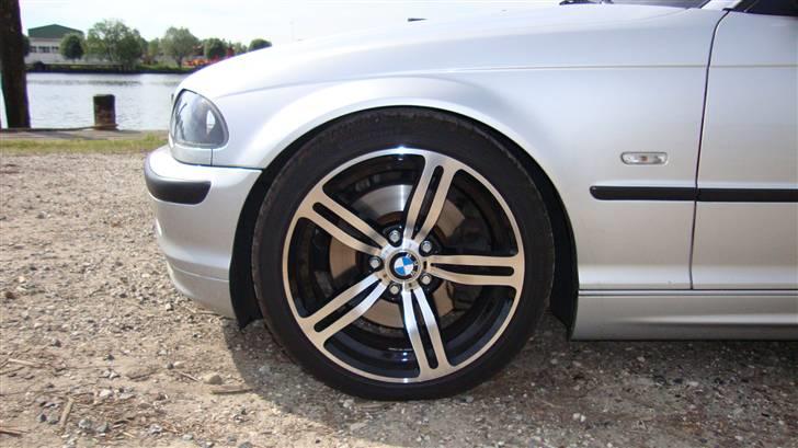 BMW 330i solgt billede 8