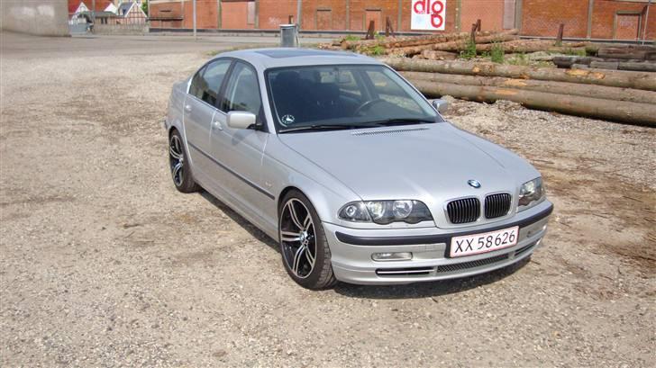 BMW 330i solgt billede 10