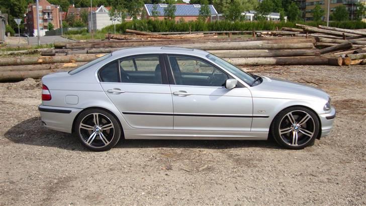 BMW 330i solgt billede 11