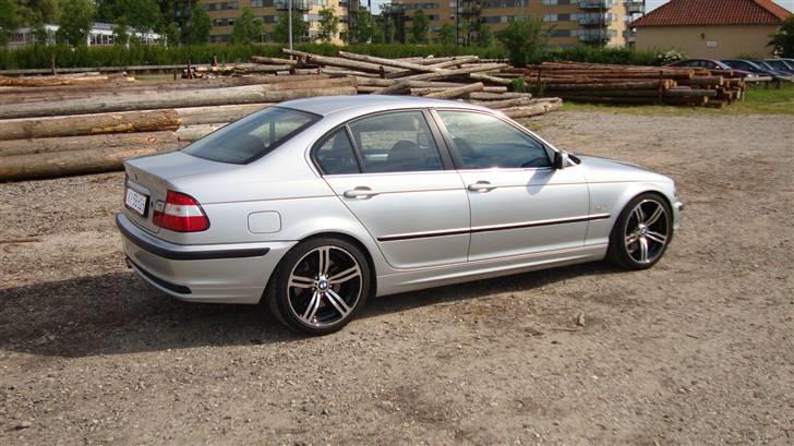 BMW 330i solgt billede 12