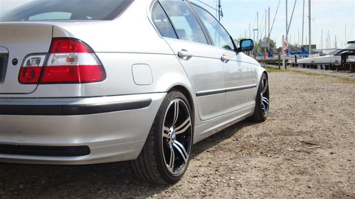 BMW 330i solgt billede 14