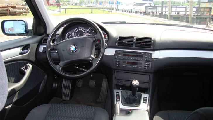 BMW 330i solgt billede 18