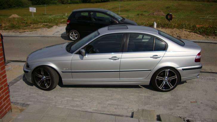 BMW 330i solgt billede 20
