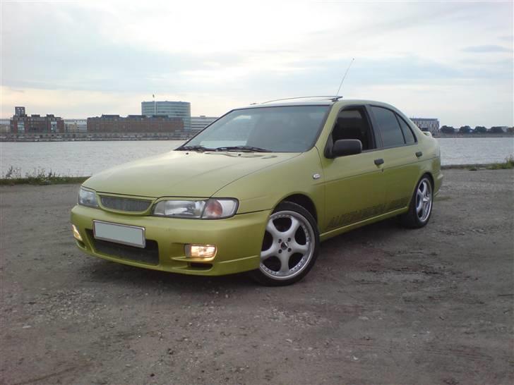 Nissan Almera SR billede 1