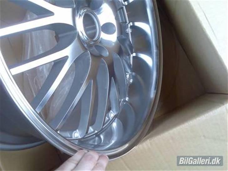 VW passat limosine - 10x20 med 255x30x20 på  og 8.5x20 foran  billede 5