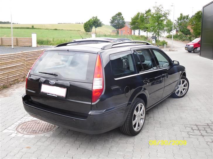 Ford Mondeo 2,0 Trend  *Solgt* billede 4