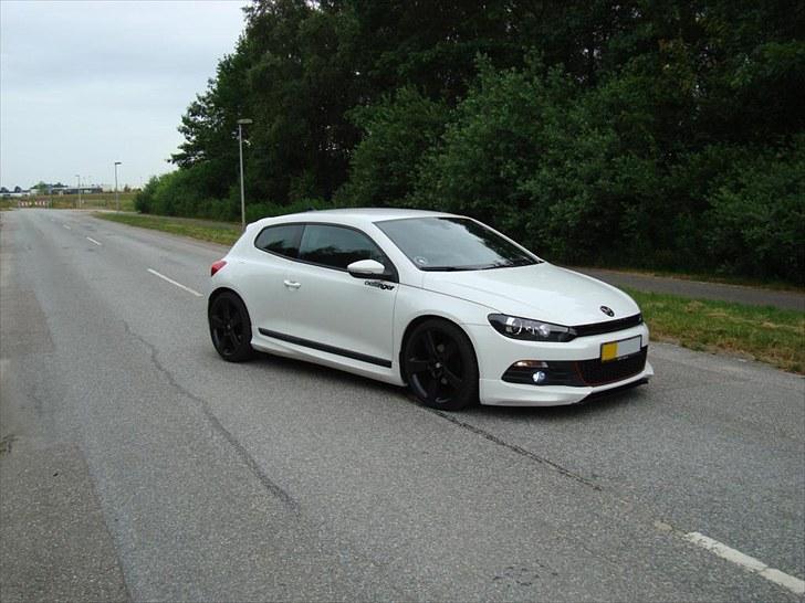 VW Scirocco 2,0 TDI DSG [SOLGT] billede 2