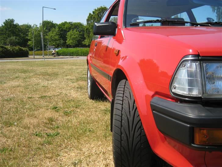 Toyota Starlet 1,0 EP70 *SOLGT* billede 3