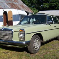 Mercedes Benz /8  200 