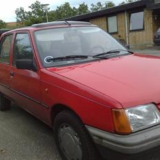 Peugeot 205 GRD SOLGT!