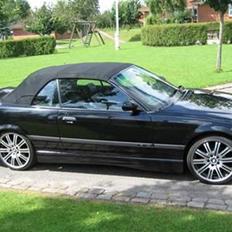 BMW 325i Cabriolet - SOLGT - 