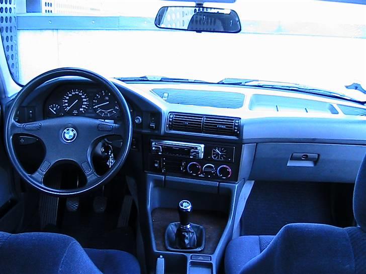 BMW e34 525i (SOLGT) billede 3
