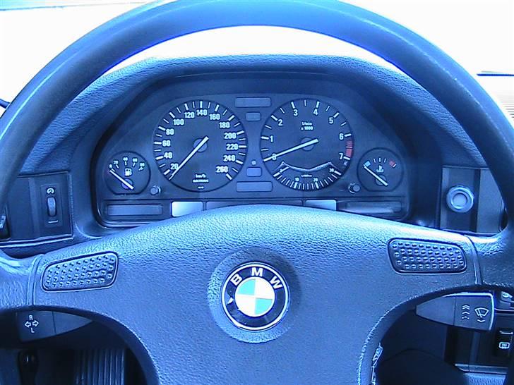 BMW e34 525i (SOLGT) billede 4
