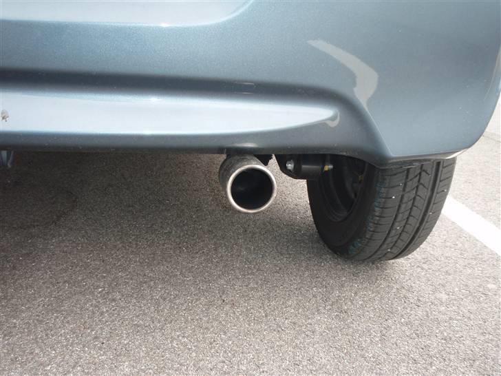 Suzuki Alto 1,0 GLS Aircon - Suzuki rørhale, der måtte bare ske noget med bagenden. Syntes ikke sportspotten var pengene værd billede 6