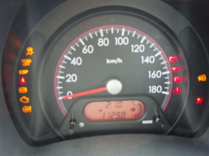 Suzuki Alto 1,0 GLS Aircon - Man er ikke i tvivl om at det IKKE er en racer med de 180 km/t som max billede 11