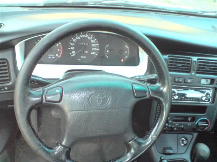 Toyota Carina E billede 4