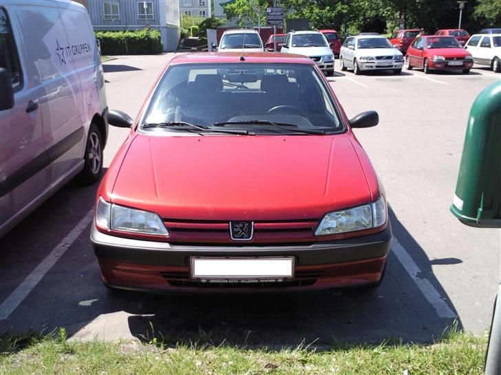 Peugeot 306   SOLGT - ja ved godt det er den gamle front men har spurgt peugeot og den rullede af samlebåndet i februar 1997 så det er en 97´er billede 1