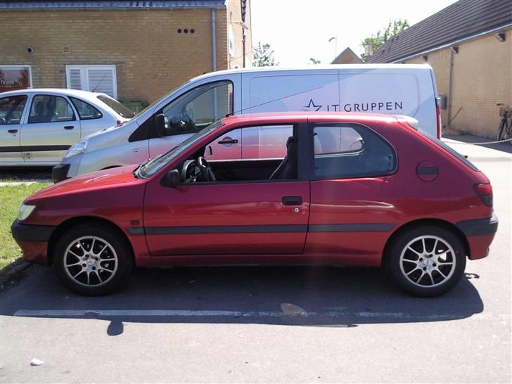 Peugeot 306   SOLGT - så smuk når den står der :D billede 3