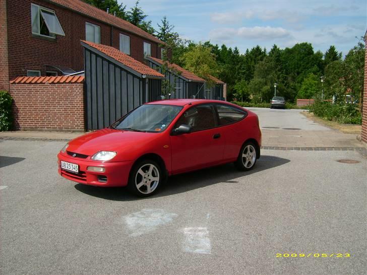 Mazda 323c 1,5 16v * TILSALG* billede 7