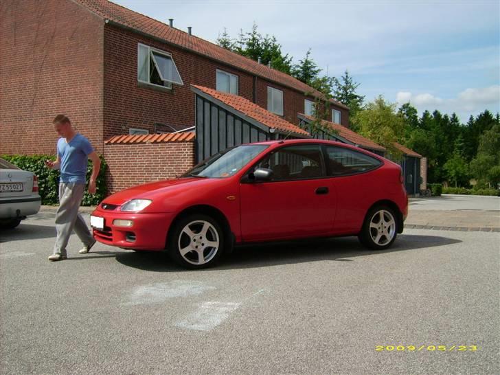 Mazda 323c 1,5 16v * TILSALG* - så gå dog væk fra billede brillallan billede 15