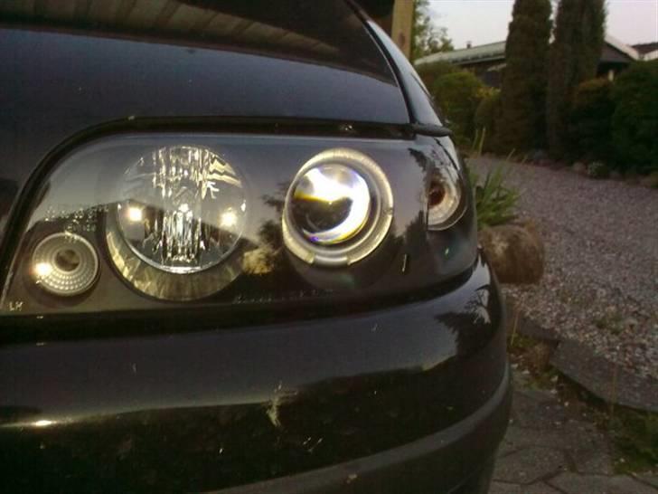 Fiat Punto 85 16V ELX ("DØD") - En af de smukke forlygter :) billede 7