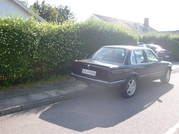BMW 320i *SKROTTET* billede 3