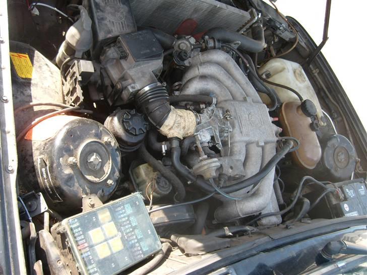 BMW 320i *SKROTTET* billede 6