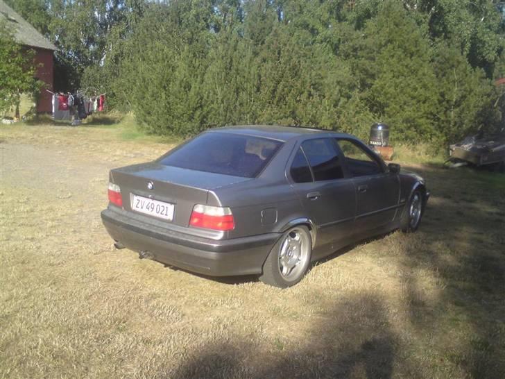 BMW E36 320i **SOLGT** billede 4