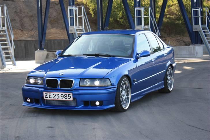 BMW 320i  solgt billede 1