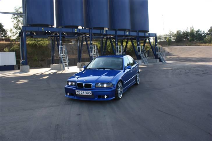 BMW 320i  solgt billede 2