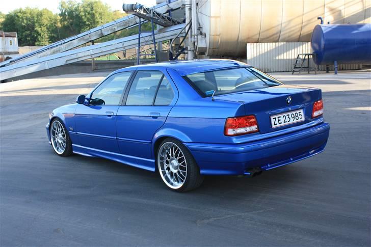 BMW 320i  solgt billede 8