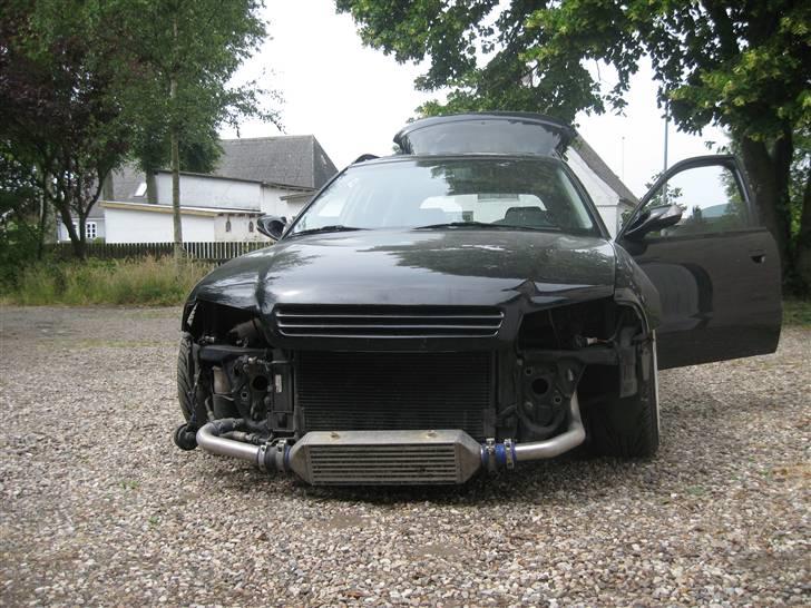 Audi A4 TDI - Forkofanger og bagkofanger sendt til maler. billede 9