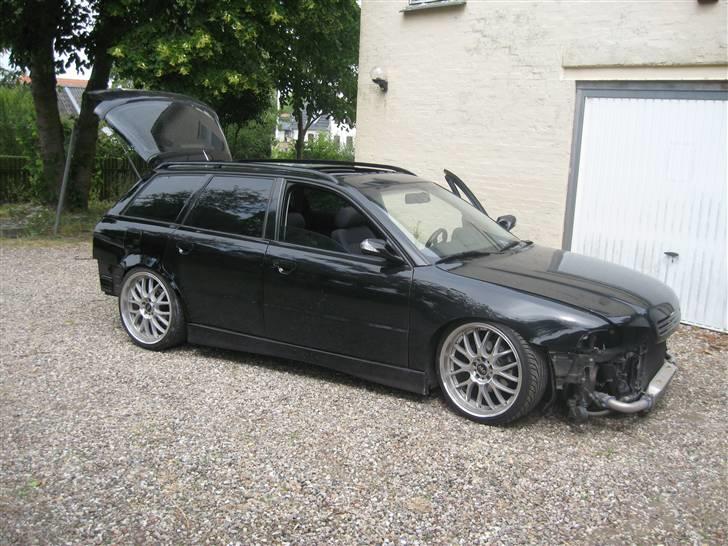 Audi A4 TDI - Venter på kofanger kommer hjem så jeg kan få dem på igen . billede 10