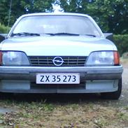 Opel rekord e2