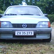Opel rekord e2