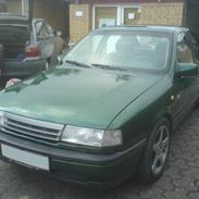 Opel Vectra A 1,6 *SKROTTET*