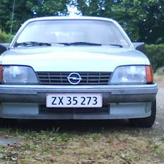 Opel rekord e2