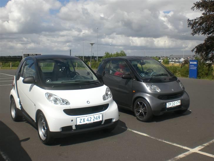 Smart Fortwo 0,8 cdi pure - Står sammen med den gamle før den kørte til Mors... billede 4