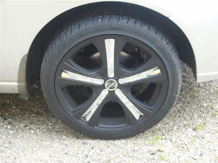 Ford focus - Mærke:  Mega Wheels. Størrelse:  17´´ Dækstørrelser:205/40R17 billede 2