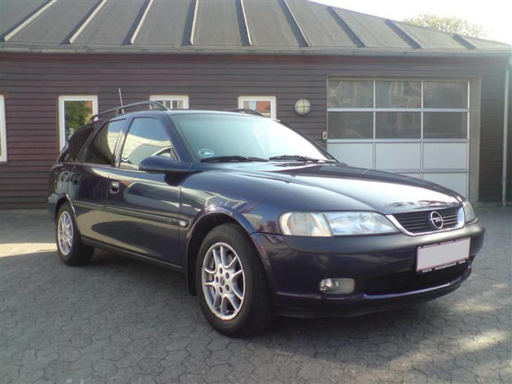 Opel Vectra B 2,5 V6 - Hun er sku en lækker sag...  billede 1