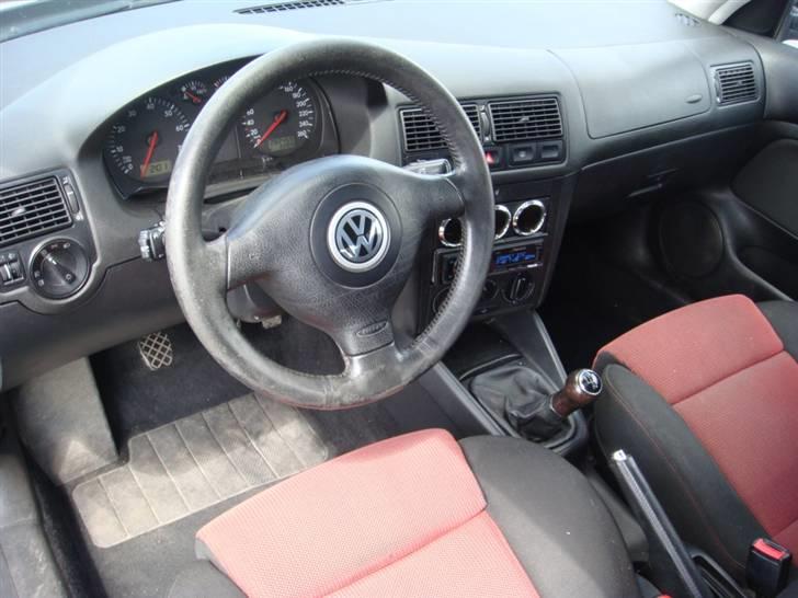VW Golf 1.8 TURBO - Solgt billede 17