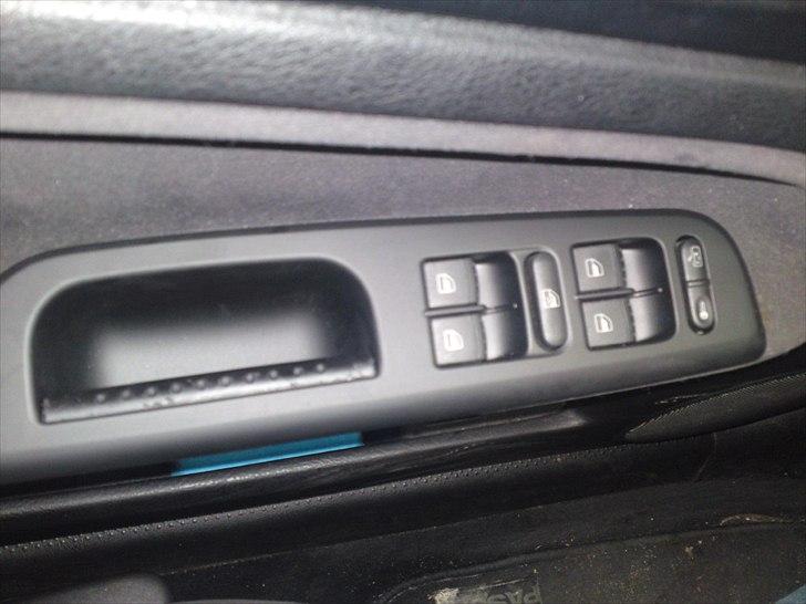 VW passat tdi ( SOLGT ) - panelet til el ruder og dørlåse billede 3