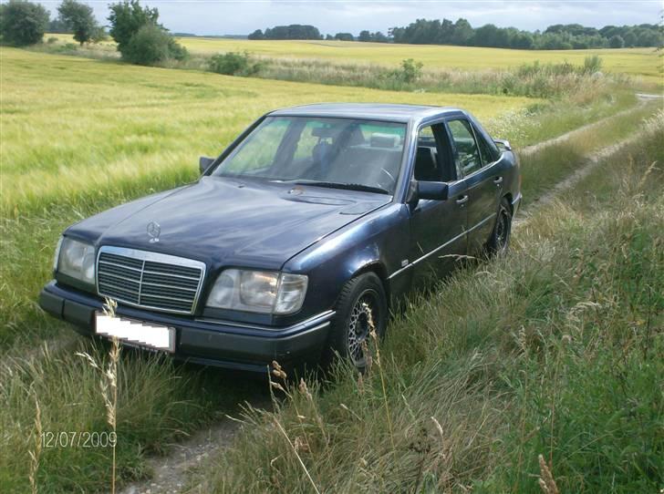 Mercedes Benz W124 200D *SOLGT* billede 2