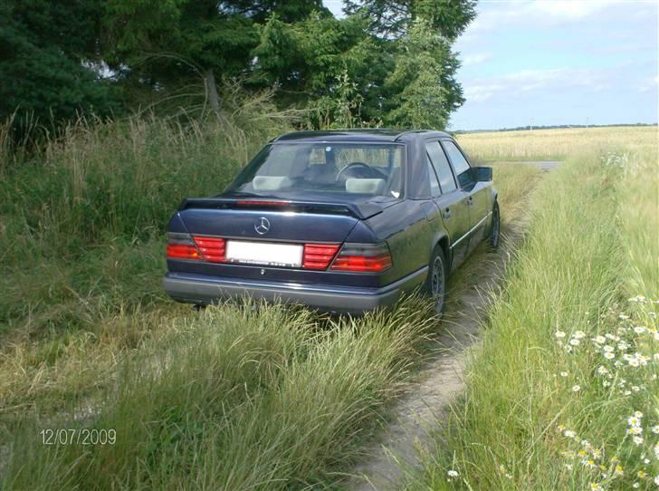 Mercedes Benz W124 200D *SOLGT* billede 3