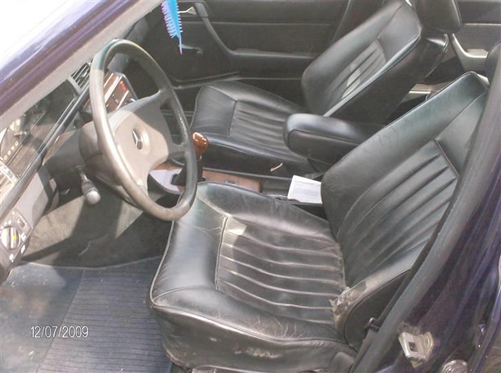 Mercedes Benz W124 200D *SOLGT* billede 7