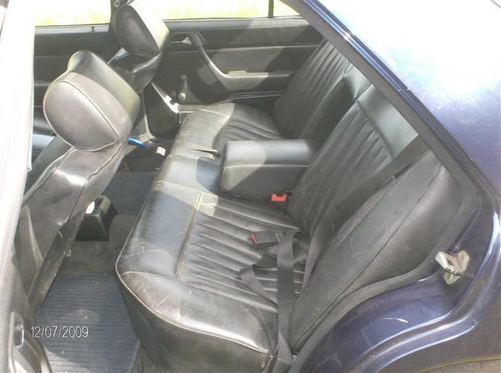 Mercedes Benz W124 200D *SOLGT* billede 8