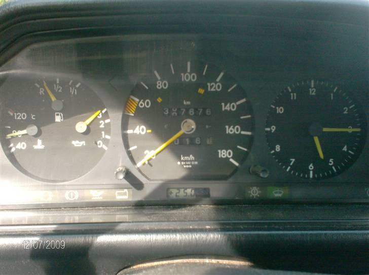 Mercedes Benz W124 200D *SOLGT* billede 9