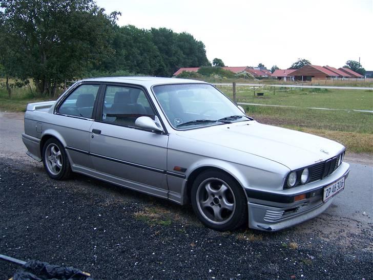 BMW E30 325e billede 1