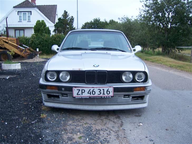 BMW E30 325e billede 2