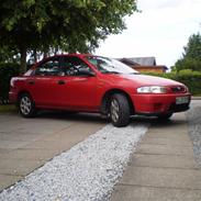 Mazda 323 Sedan TOTAL SKADET - SÆLGES I STUMPER